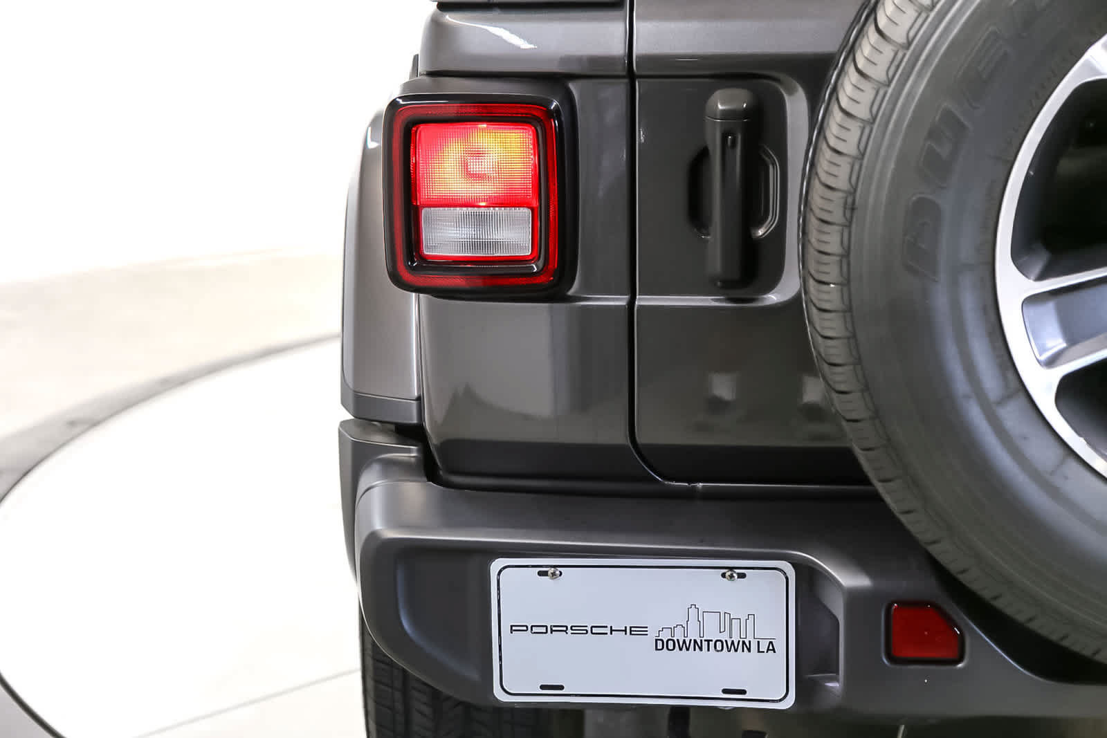 Used 2023 Jeep Wrangler Unlimited Sahara AWD/4WD image 11