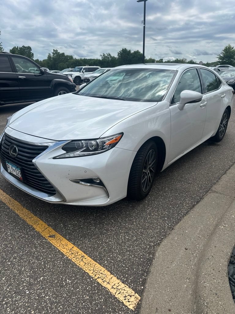 Used 2017 Lexus ES 350 w/ Luxury Package FWD image 10