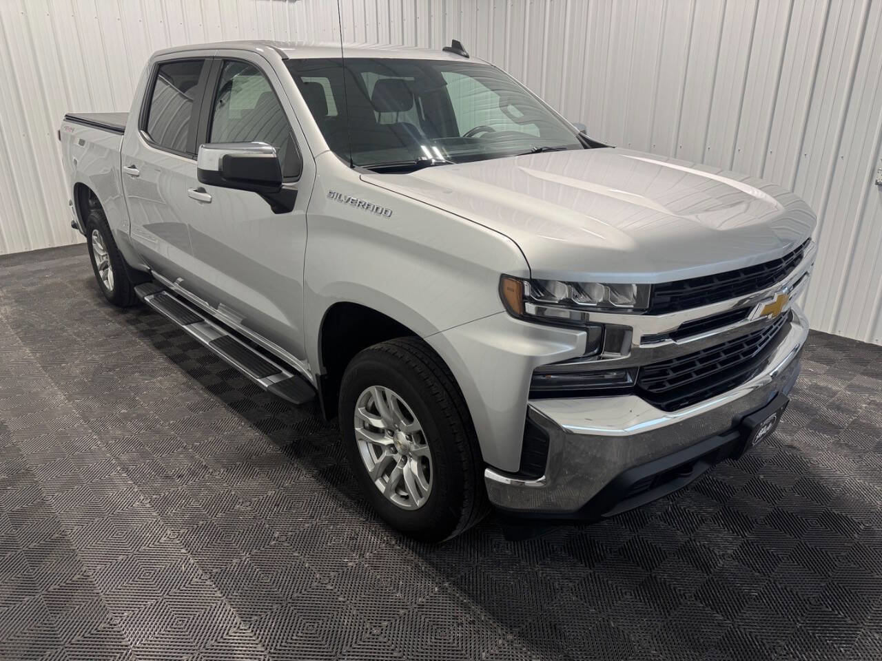 Used 2021 Chevrolet Silverado 1500 LT image 2