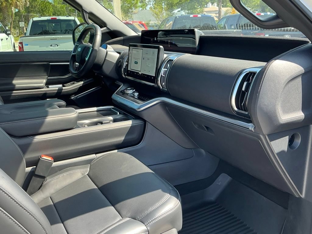 Certified 2025 Ford Expedition Max Platinum w/ Stealth Performance Package AWD/4WD image 20