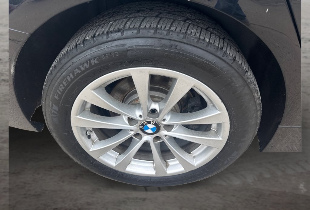 Used 2018 BMW 320i xDrive Sedan AWD/4WD image 16