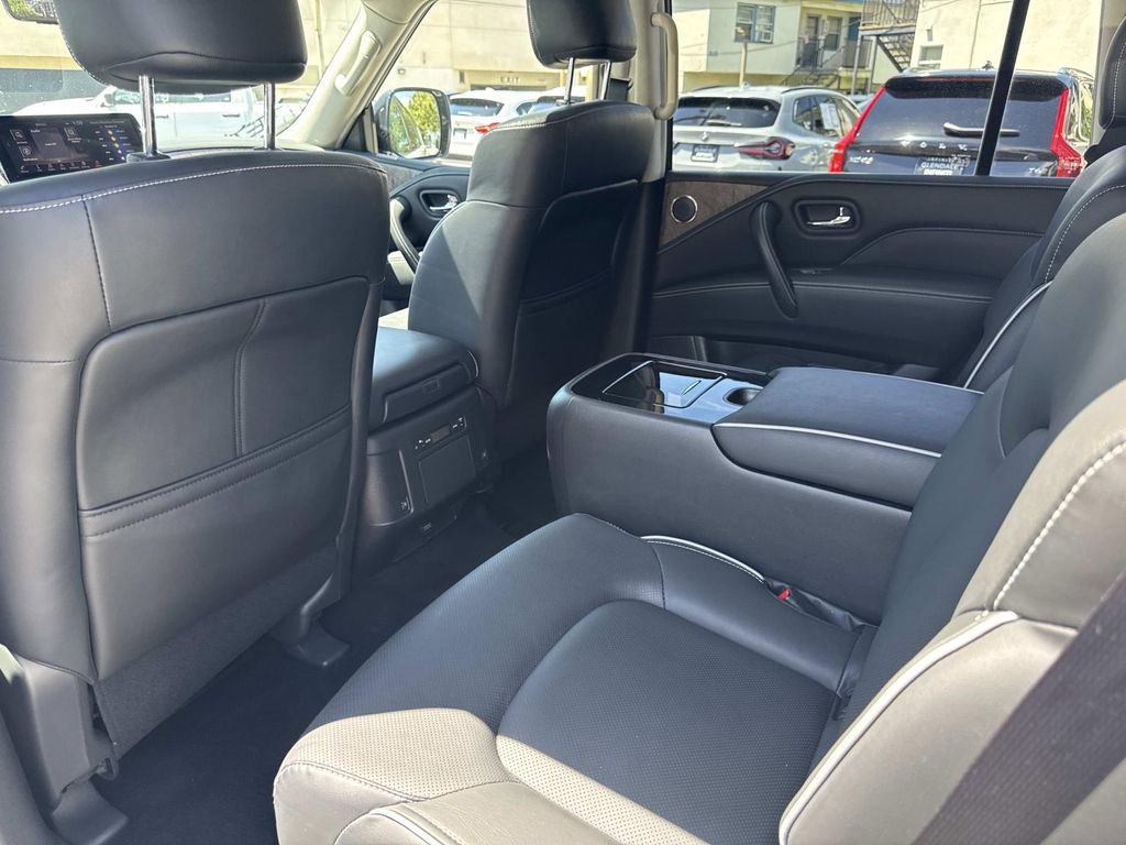 Certified 2024 INFINITI QX80 Premium Select w/ Cargo Package image 10
