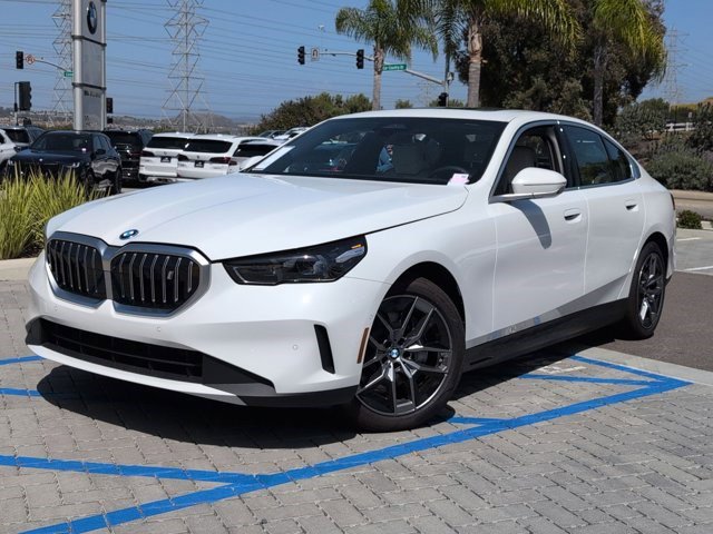 New 2026 BMW i5 eDrive40 w/ Premium Package image 1