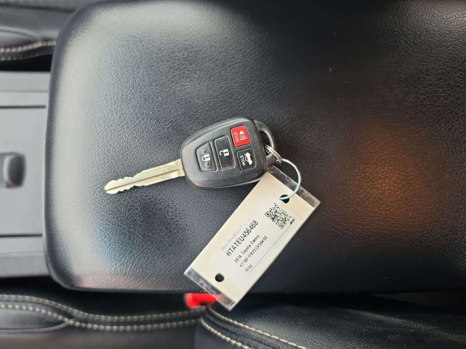 Used 2014 Toyota Camry SE FWD image 10