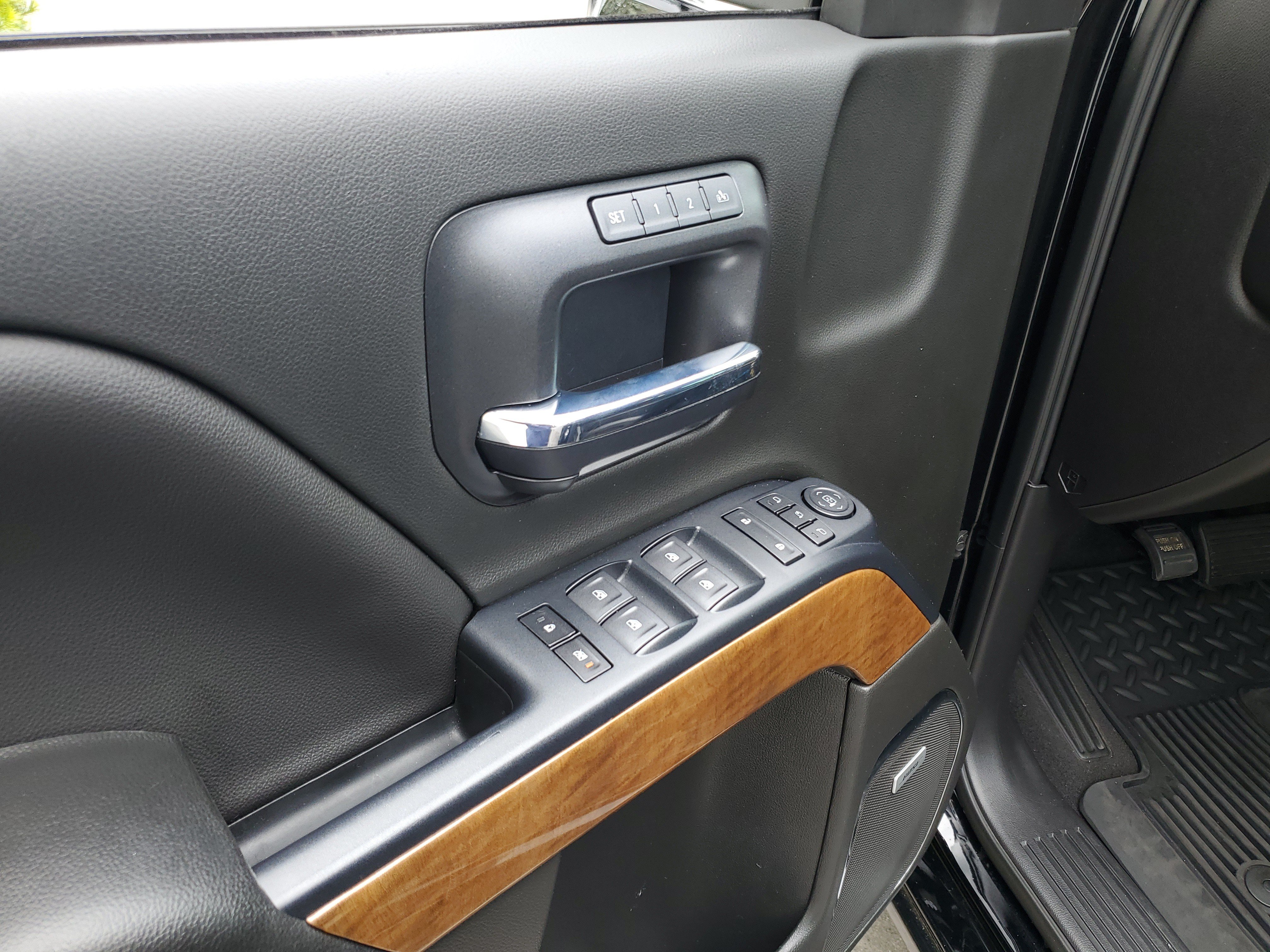 Used 2018 Chevrolet Silverado 1500 LTZ w/ Sport Package RWD image 15