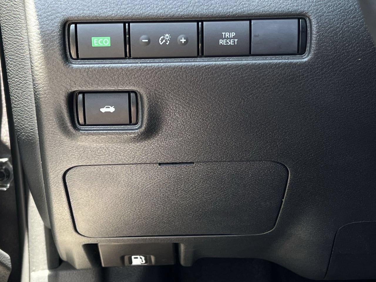 Used 2025 Nissan Sentra SR FWD image 20