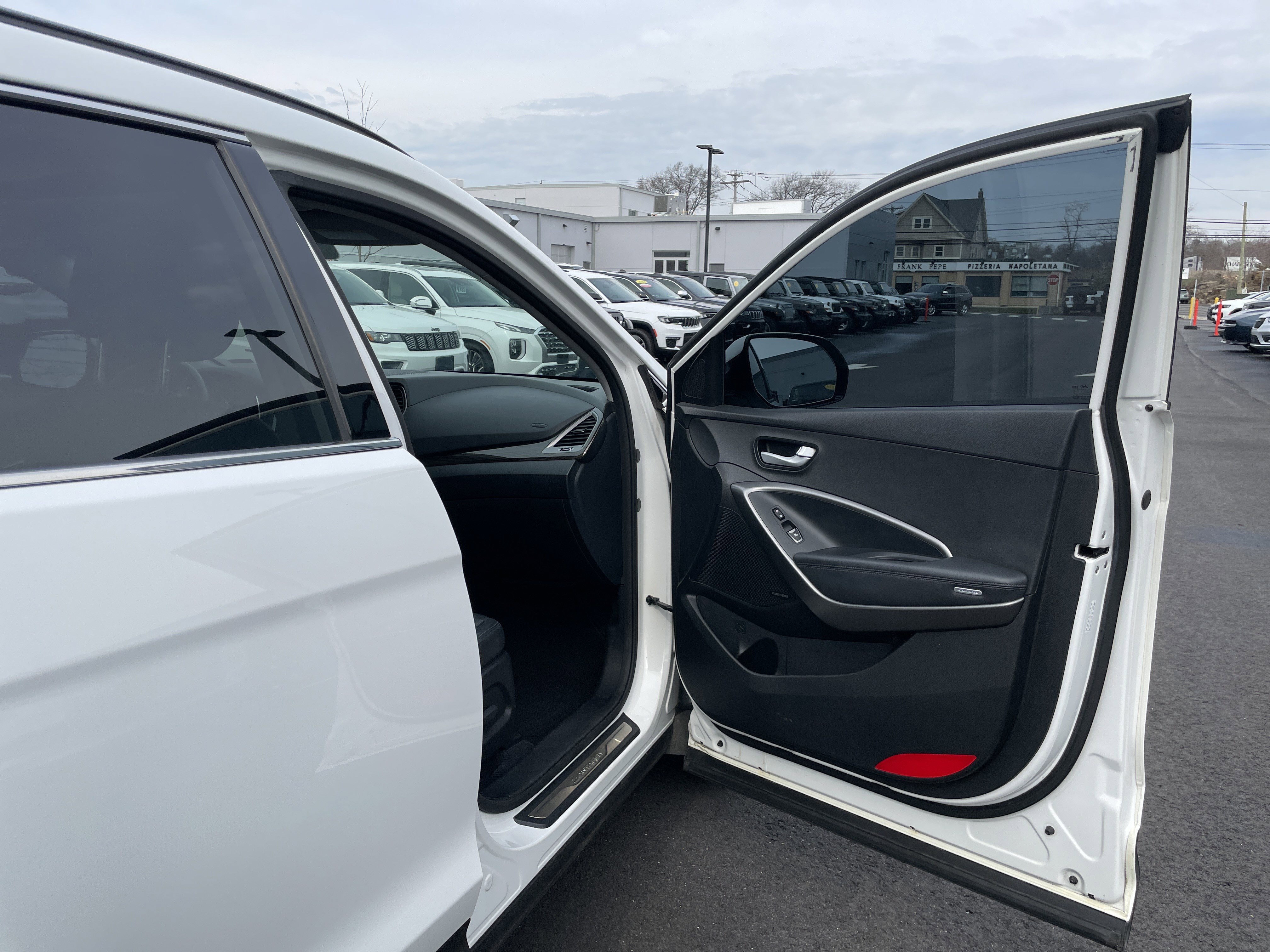 Used 2016 Hyundai Santa Fe SE w/ Option Group 03 image 8