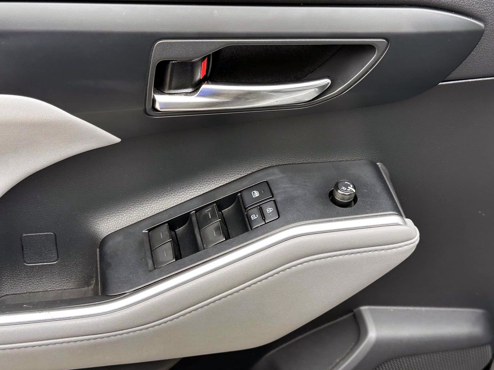 Certified 2020 Toyota Highlander XLE AWD/4WD image 12