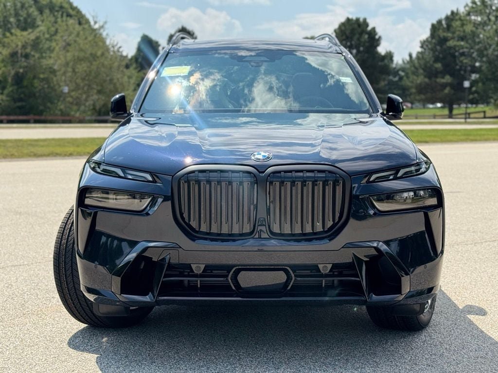 New 2027 BMW X7 xDrive40i w/ M Sport Package AWD/4WD image 9