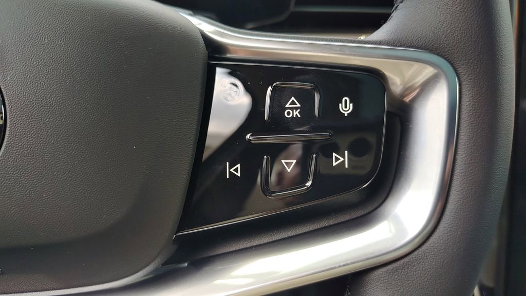 New 2025 Volvo EX90 Ultra AWD/4WD image 17