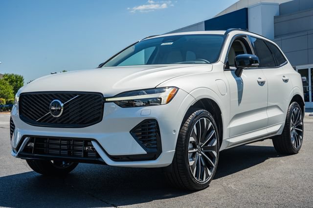 New 2026 Volvo XC60 T8 Ultra w/ Protection Package Premier AWD/4WD image 3