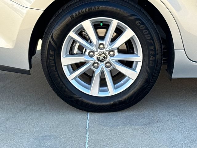 Used 2025 Toyota Camry LE w/ Convenience Package FWD image 9