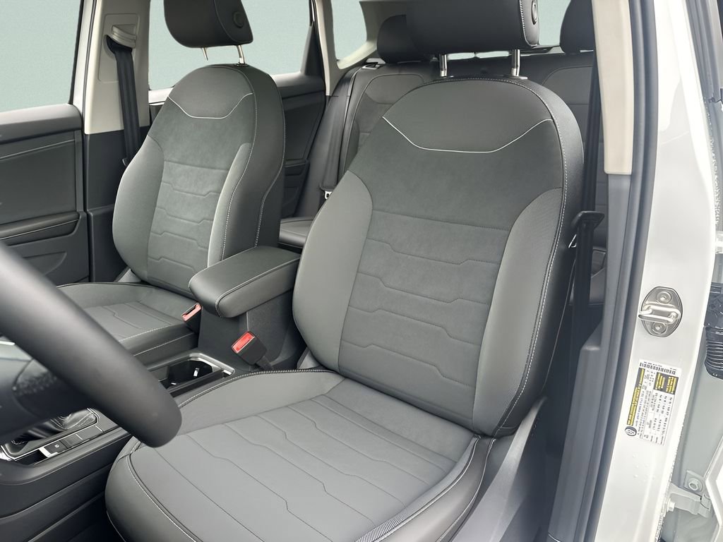 New 2026 Volkswagen Taos SE image 11