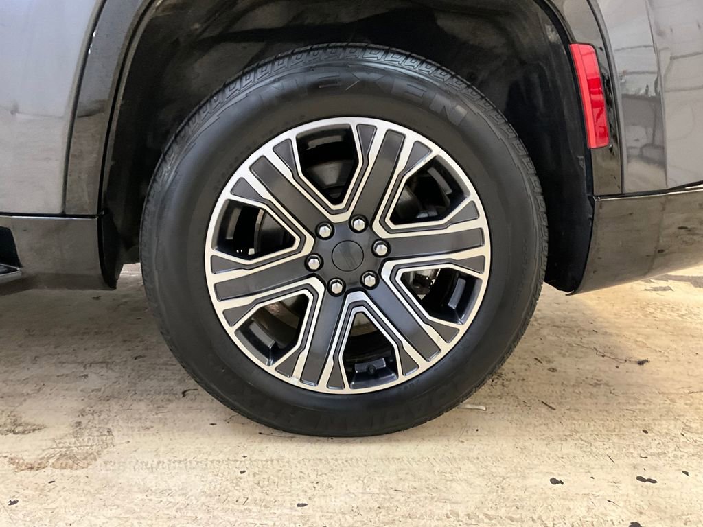 Used 2024 Jeep Wagoneer Series II w/ Flexible Seating Group image 15