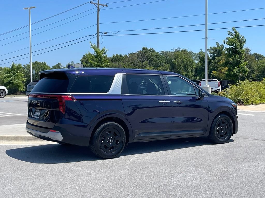 Certified 2025 Kia Carnival FWD image 8