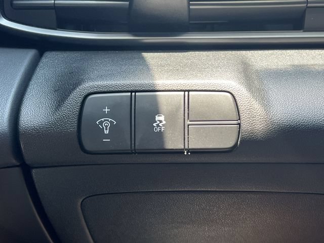 Certified 2025 Hyundai Elantra Sport FWD image 27