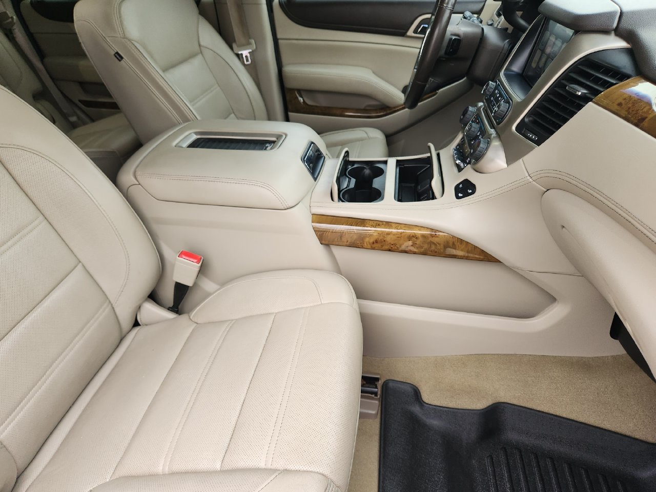 Used 2017 GMC Yukon Denali w/ Open Road Package AWD/4WD image 13