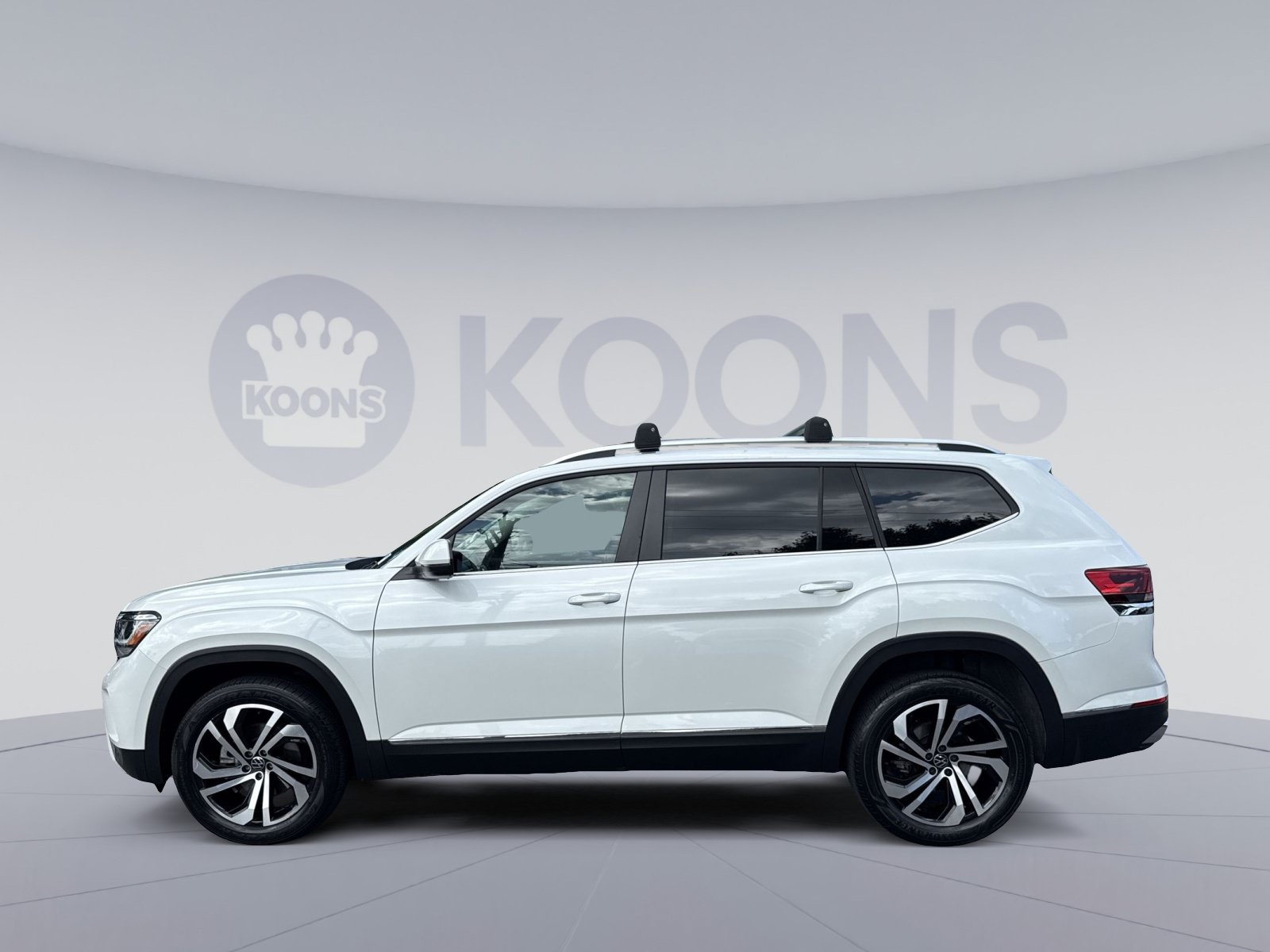 Used 2023 Volkswagen Atlas SEL AWD/4WD image 2