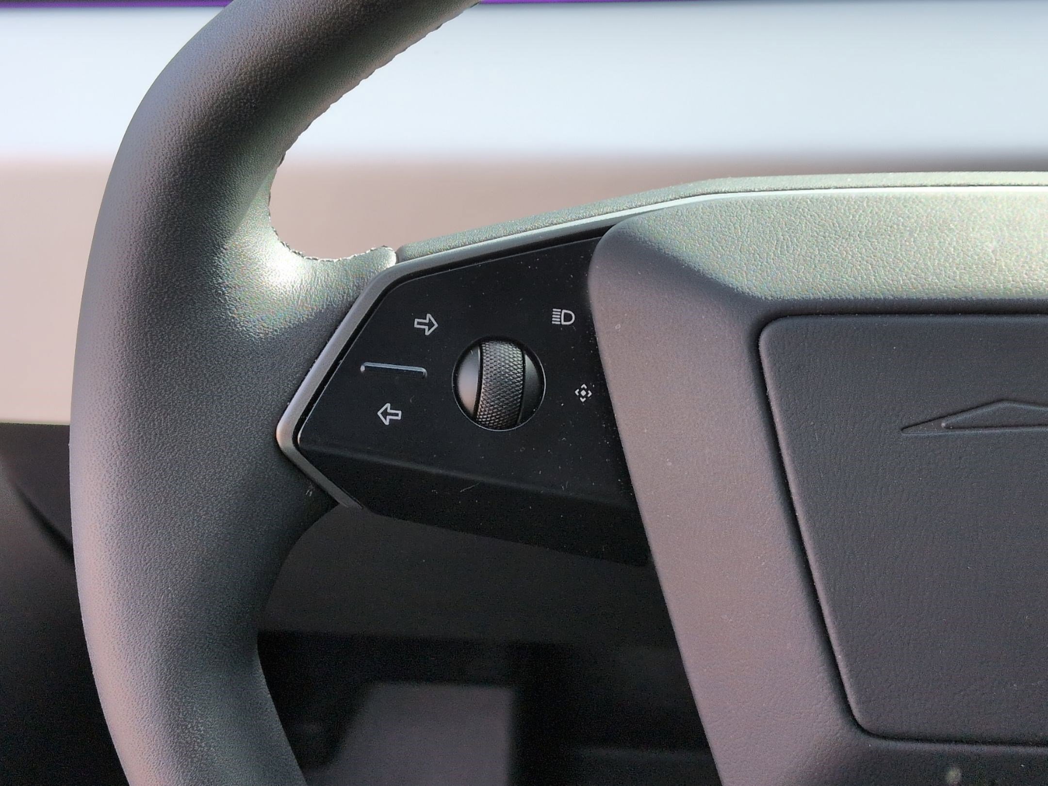 Used 2024 Tesla Cybertruck AWD Crew Cab image 18