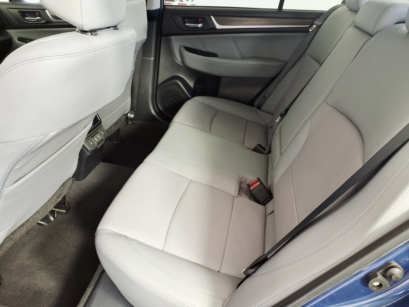 Used 2019 Subaru Legacy 3.6R Limited AWD/4WD image 9