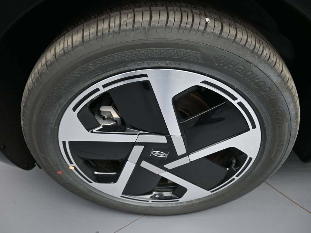 New 2026 Hyundai Ioniq 9 Limited image 14