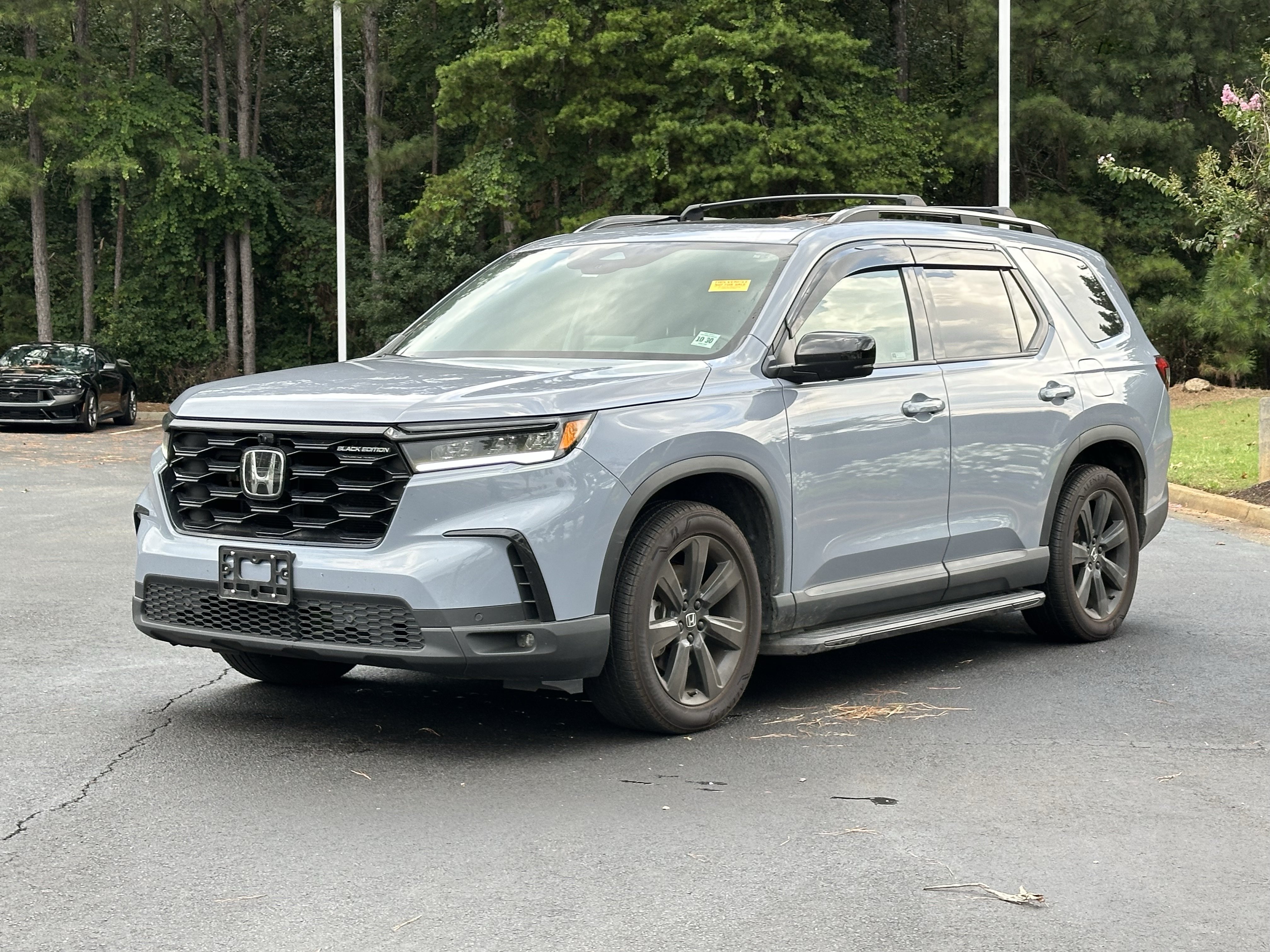 Used 2025 Honda Pilot Black Edition image 5