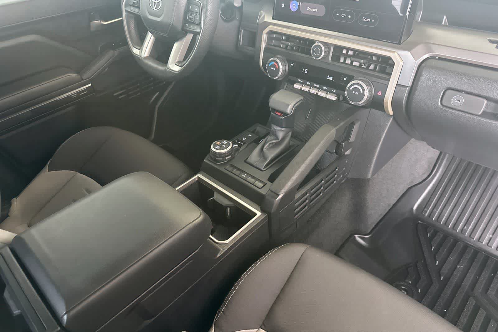 Used 2024 Toyota Tacoma TRD Off-Road AWD/4WD image 15