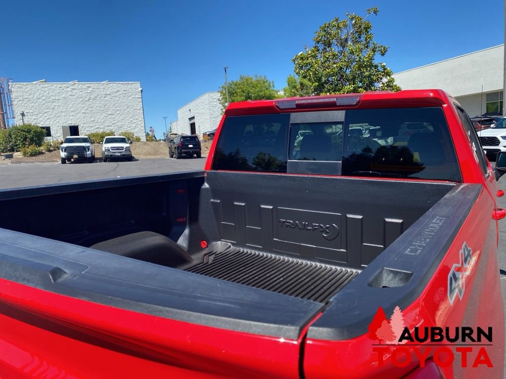 Used 2023 Chevrolet Silverado 1500 LT w/ Convenience Package II AWD/4WD image 10