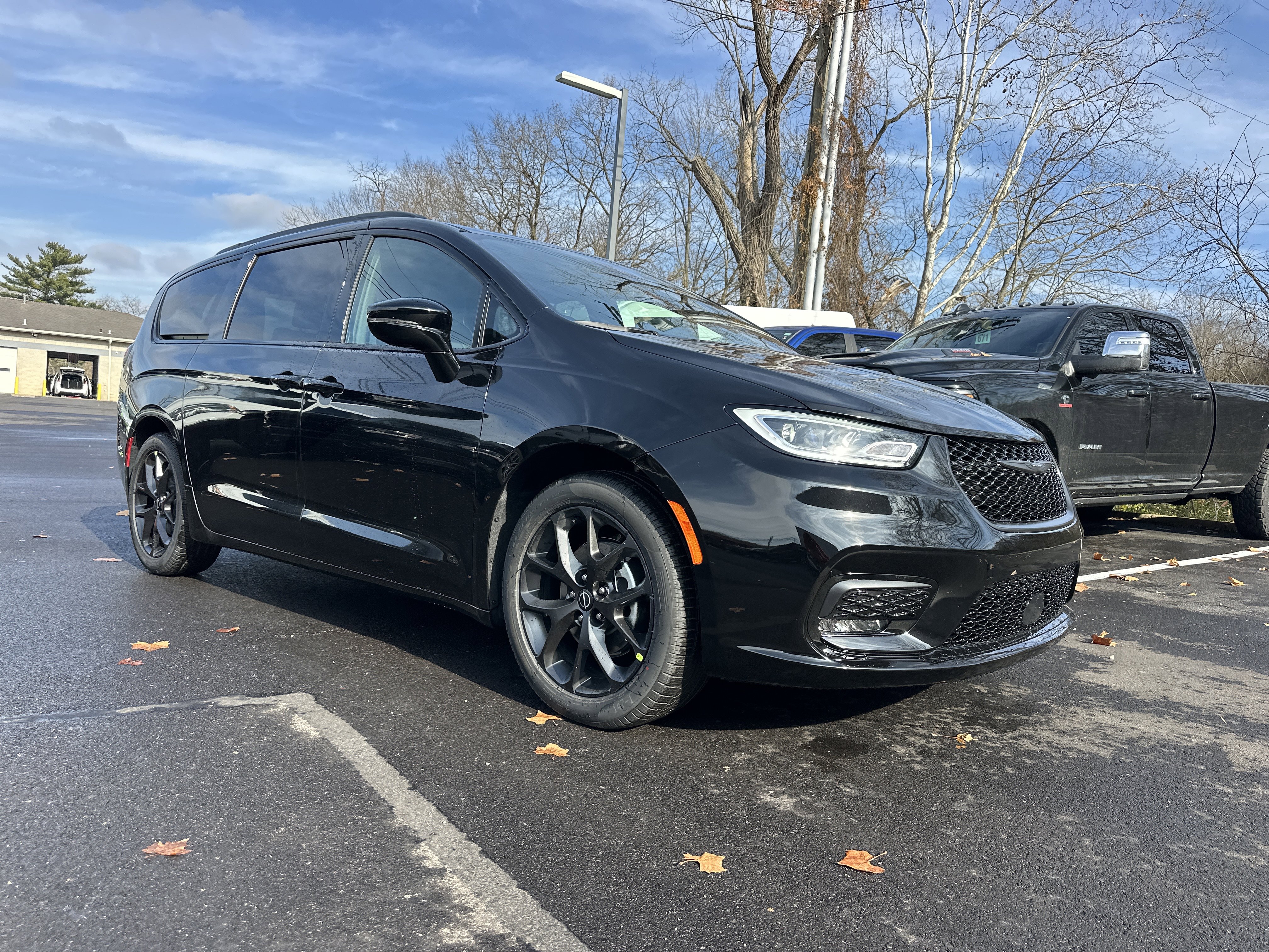 New 2026 Chrysler Pacifica Limited w/ S Appearance Package image 21