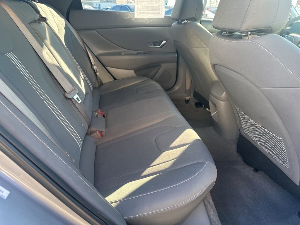 Used 2025 Hyundai Elantra SEL FWD image 23