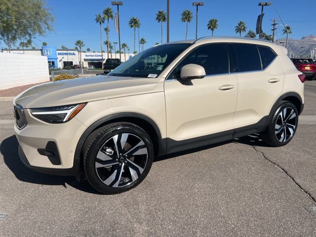 Certified 2025 Volvo XC40 B5 Ultra w/ Climate Package AWD/4WD image 8