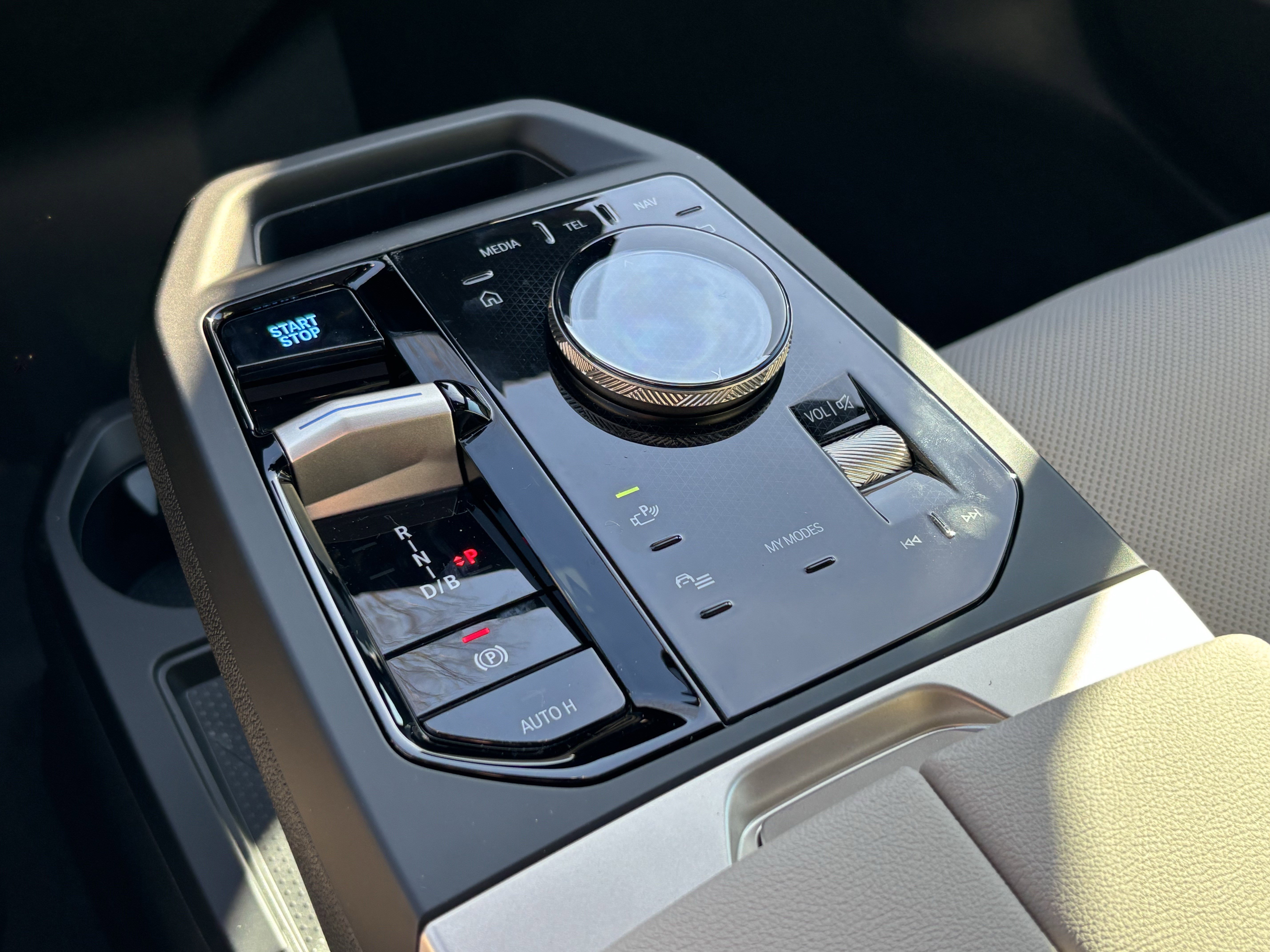 New 2026 BMW iX xDrive60 image 29