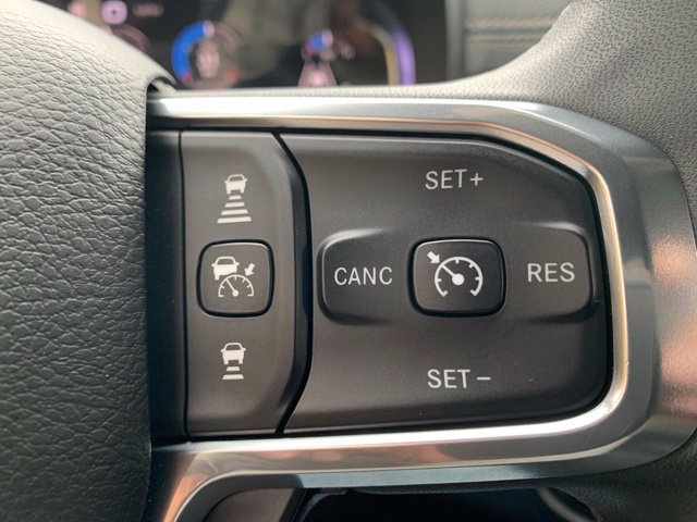 Used 2025 RAM 2500 Laramie AWD/4WD image 31