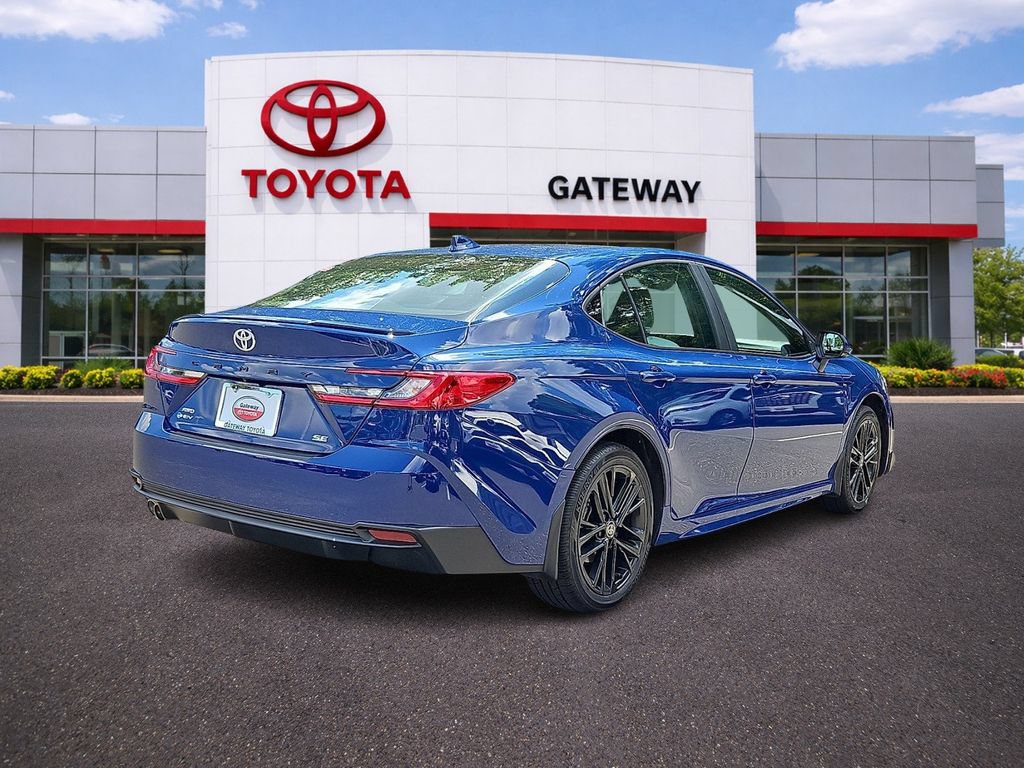 Used 2025 Toyota Camry SE AWD/4WD image 4