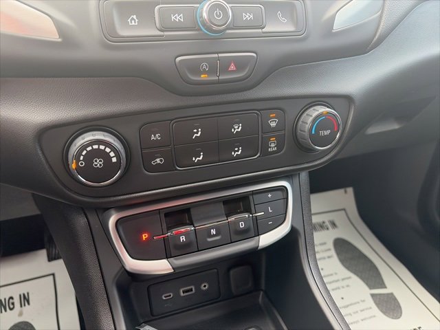 Used 2024 GMC Terrain SLE image 11