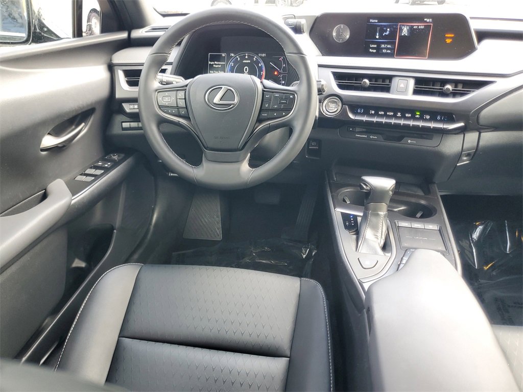 Used 2019 Lexus UX 200 image 14