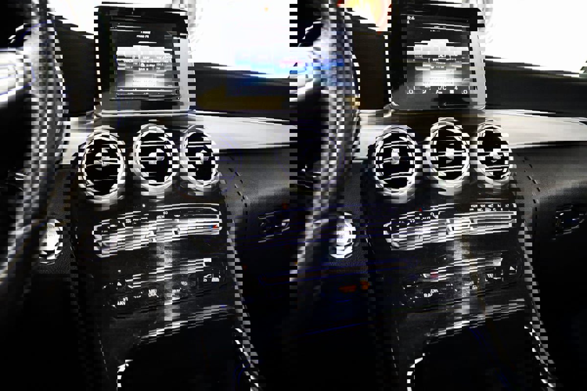 Used 2017 Mercedes-Benz C 300 4MATIC Cabriolet image 42