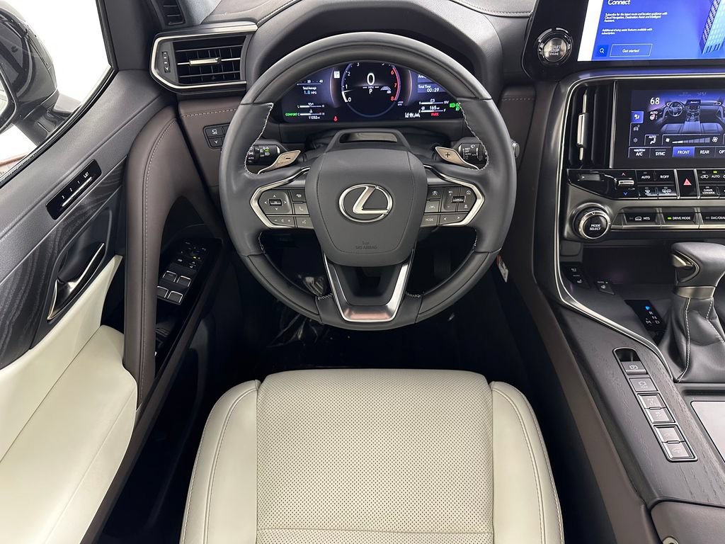 Used 2025 Lexus LX 600 4WD w/ Appearance Package image 30