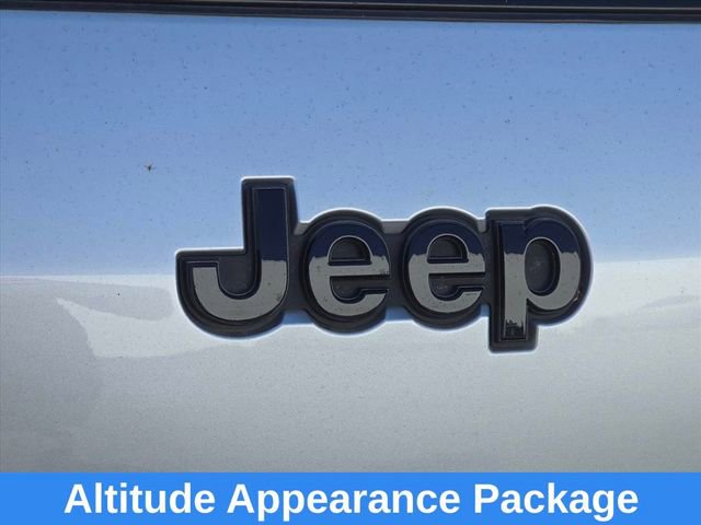 Used 2024 Jeep Grand Cherokee L Laredo image 20