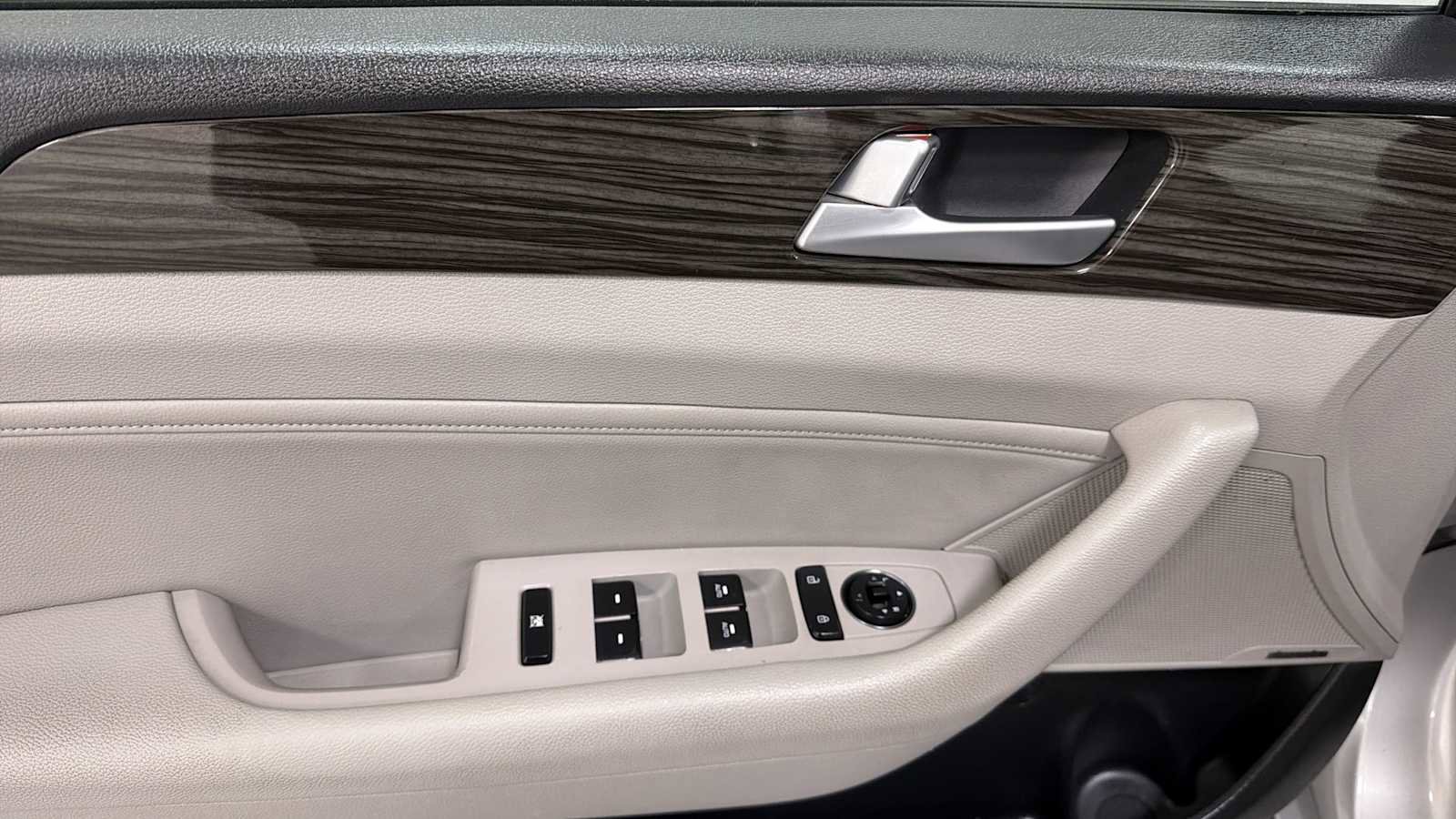 Used 2015 Hyundai Sonata Limited FWD image 15