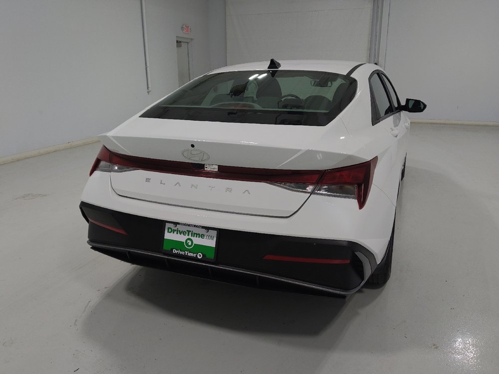 Used 2024 Hyundai Elantra SEL FWD image 7