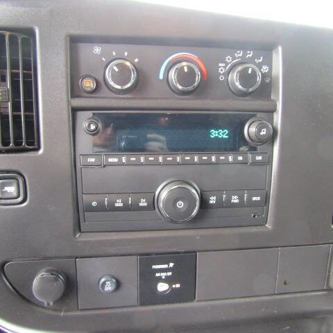Used 2023 GMC Savana 2500 w/ Driver Convenience Package image 15