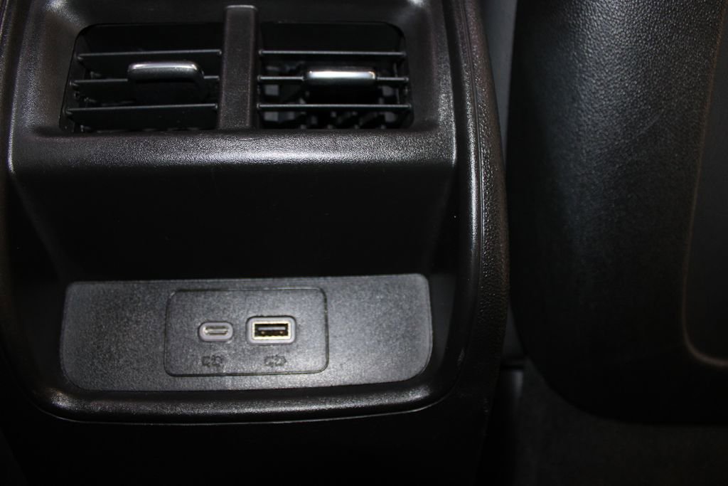 Used 2024 Cadillac XT4 Premium Luxury image 33