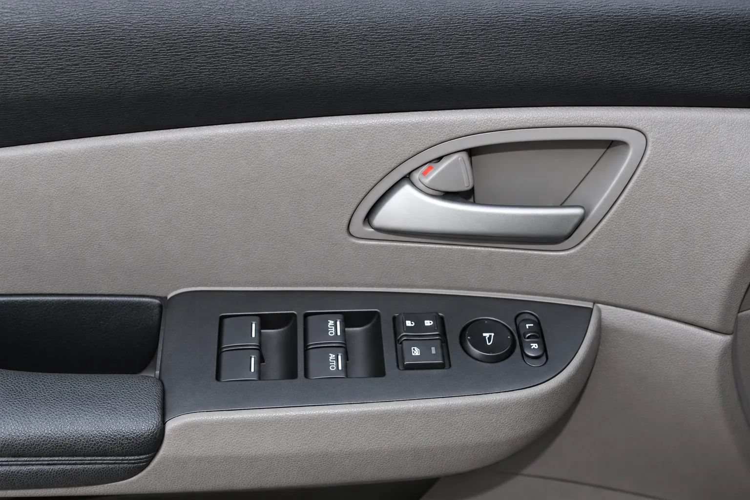 Used 2012 Honda Odyssey EX-L image 10