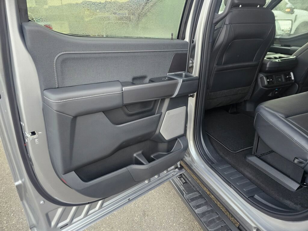 New 2025 Ford F150 Lariat w/ Equipment Group 502A High image 8