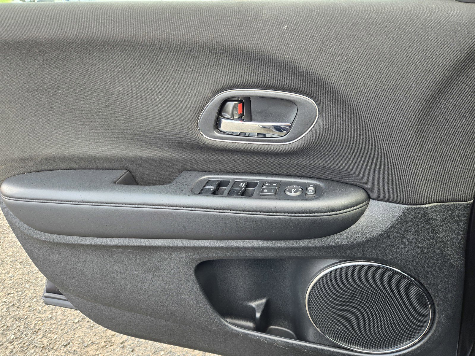 Used 2016 Honda HR-V EX image 26