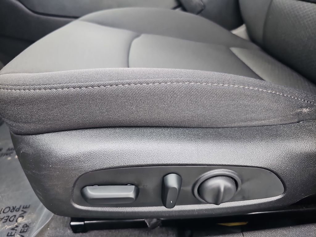 Used 2020 Chevrolet Malibu RS FWD image 28
