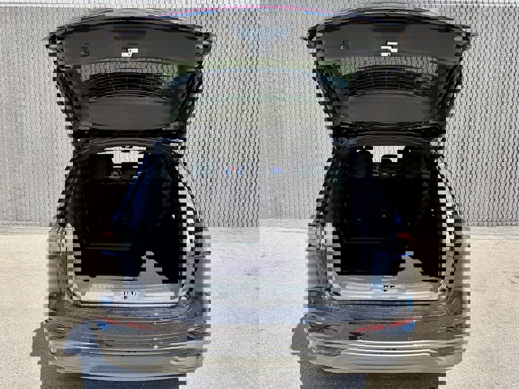 New 2025 Lincoln Nautilus Premier w/ Equipment Group 102A image 15