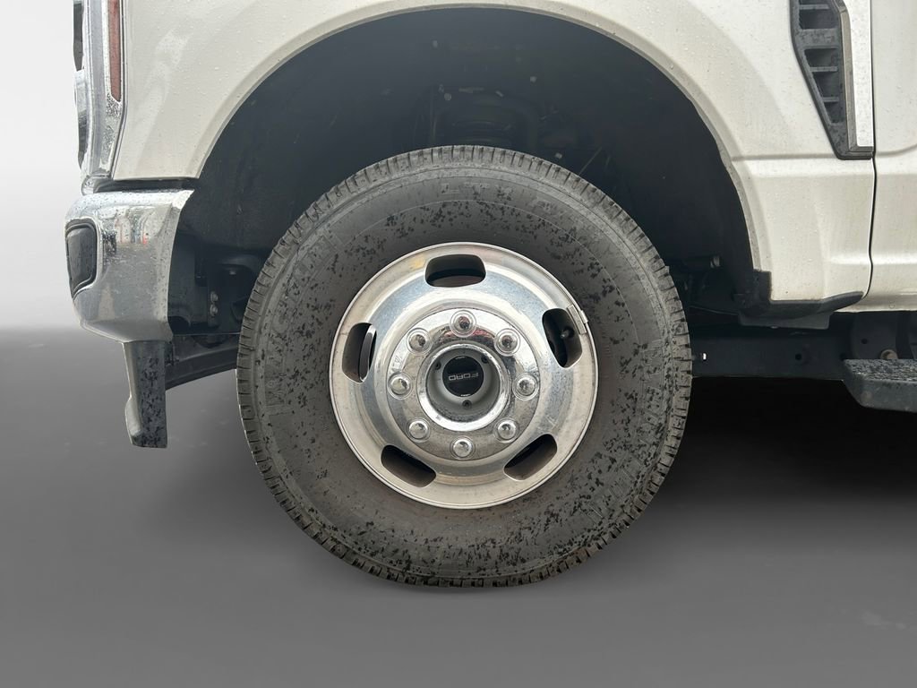 Used 2024 Ford F350 Lariat w/ Chrome Package AWD/4WD image 16