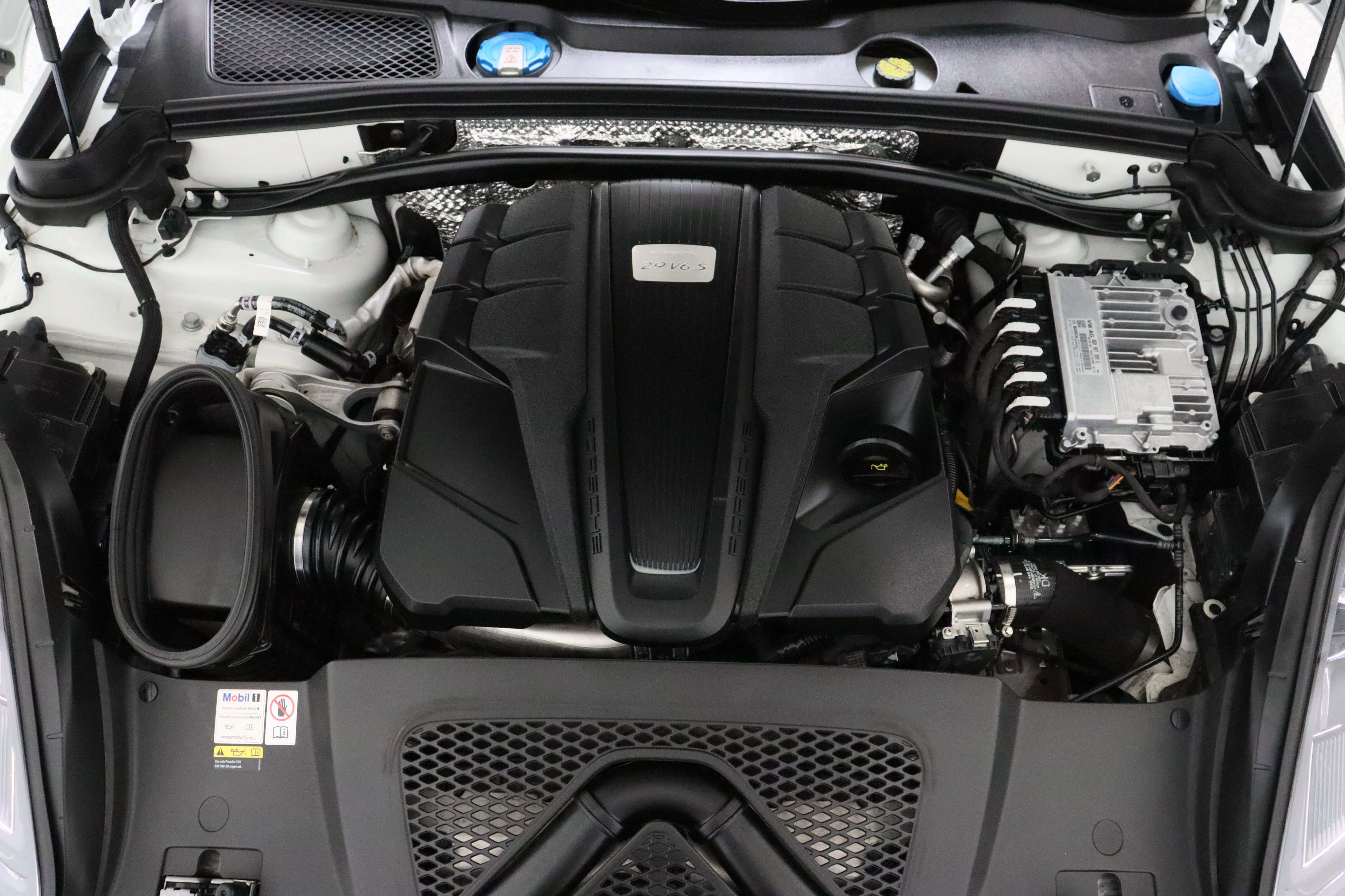 Used 2023 Porsche Macan S image 41